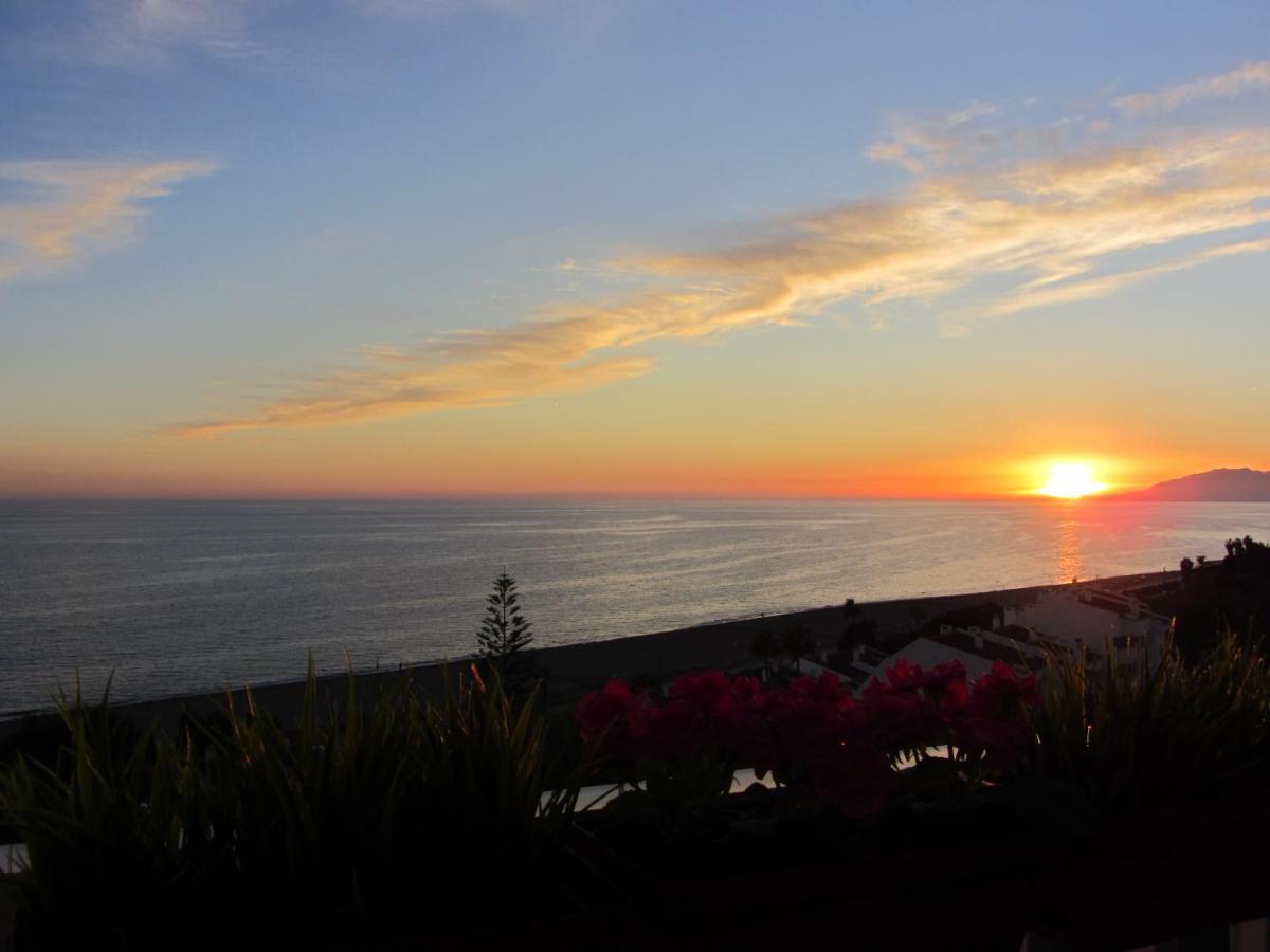 בנאחראפה Wintowinrentals Sunny Side, Pool, Wifi & Sea View מראה חיצוני תמונה
